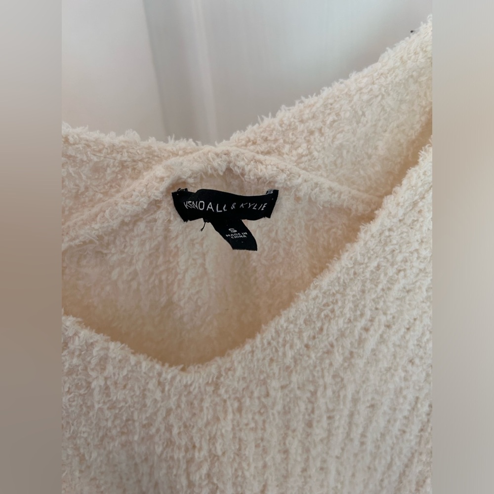 Small White soft Kendal&Kylie Sweater